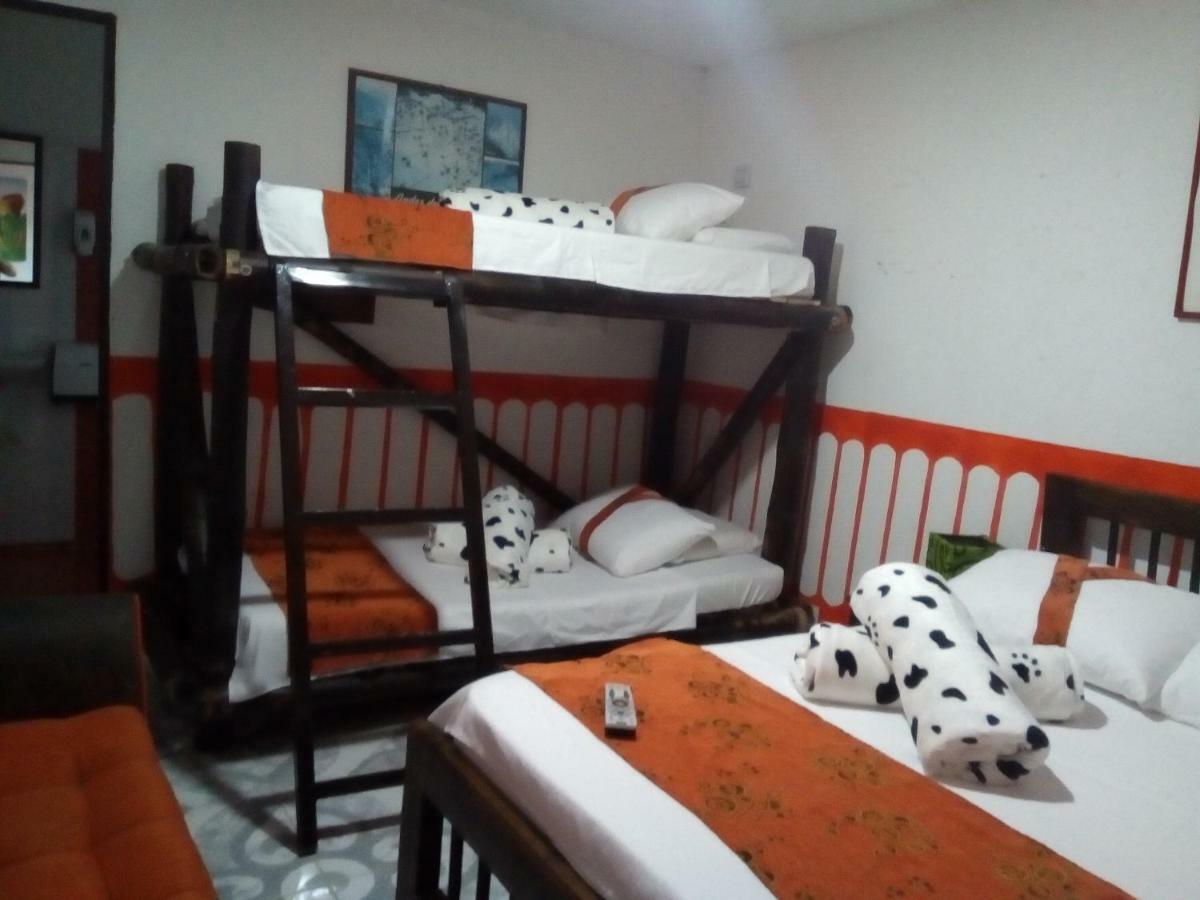 Hotel Casa Turistica Art-Velez Salento Esterno foto